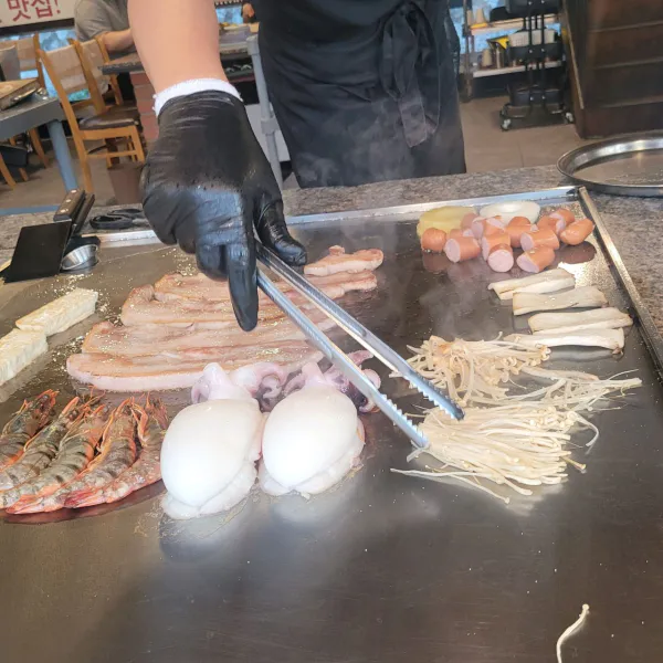 생생정보 가격파괴 Why 잔치국수+돼지불고기 6000원 음식점 위치