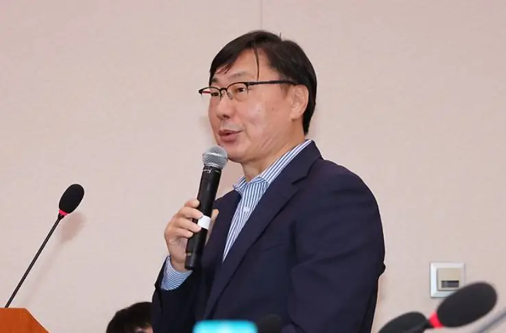 이화영