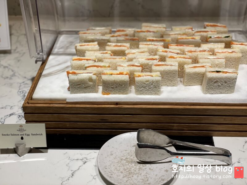 방콕 신돈캠핀스키 이그제큐티브 라운지 애프터눈티 뷔페