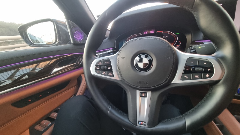 자동차-핸들안움직임