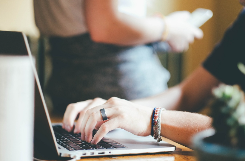 직장인과 디지털 중독: 업무 생산성 저하의 원인