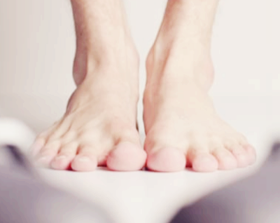 발톱 검은색 세로줄, 단순 멍일까? 흑색종일까?