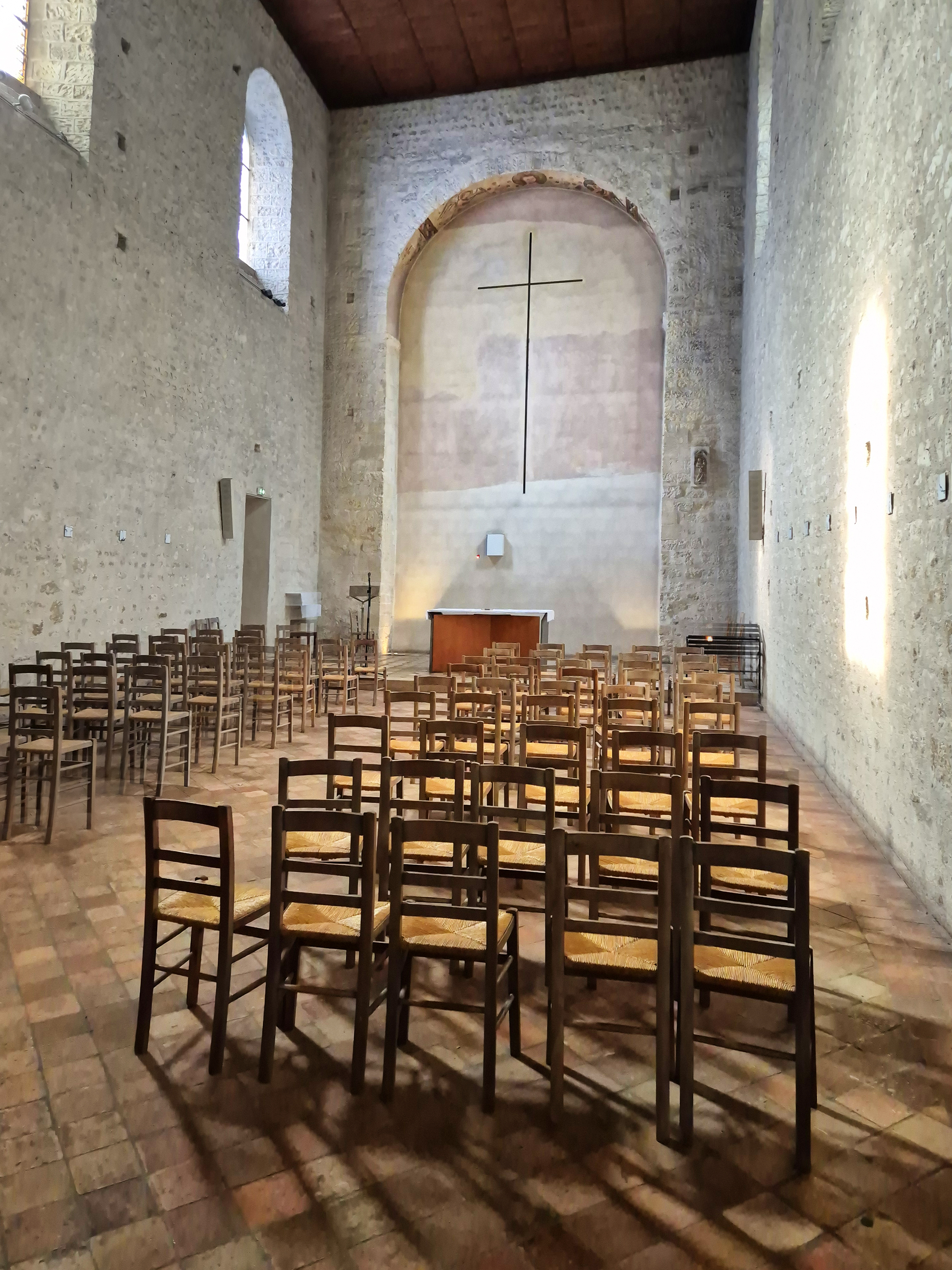 파리 생 제르망 데 프레 성당 소성당의 빛과 그림자