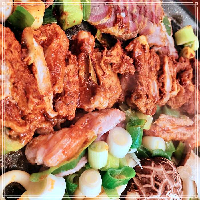 생방송투데이 100년 만에 개방, 한옥 길, 삼청동 항아리 커피숯 바베큐 삼겹살, 불쭈꾸미 맛집