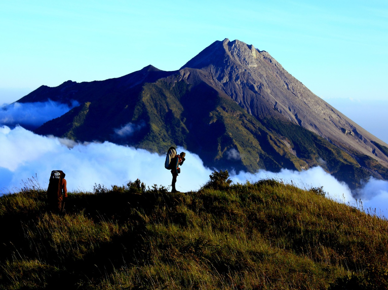 메라피 산의 아름다운 전경