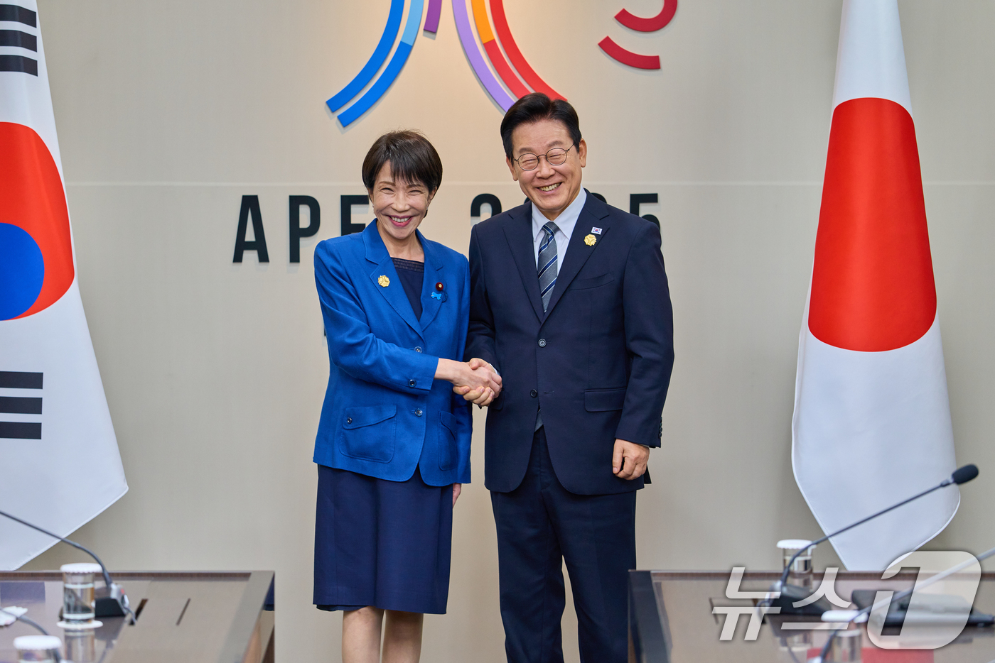 한일 정상회담 현장에서 보인 '국빈급 예우'와 상호 신