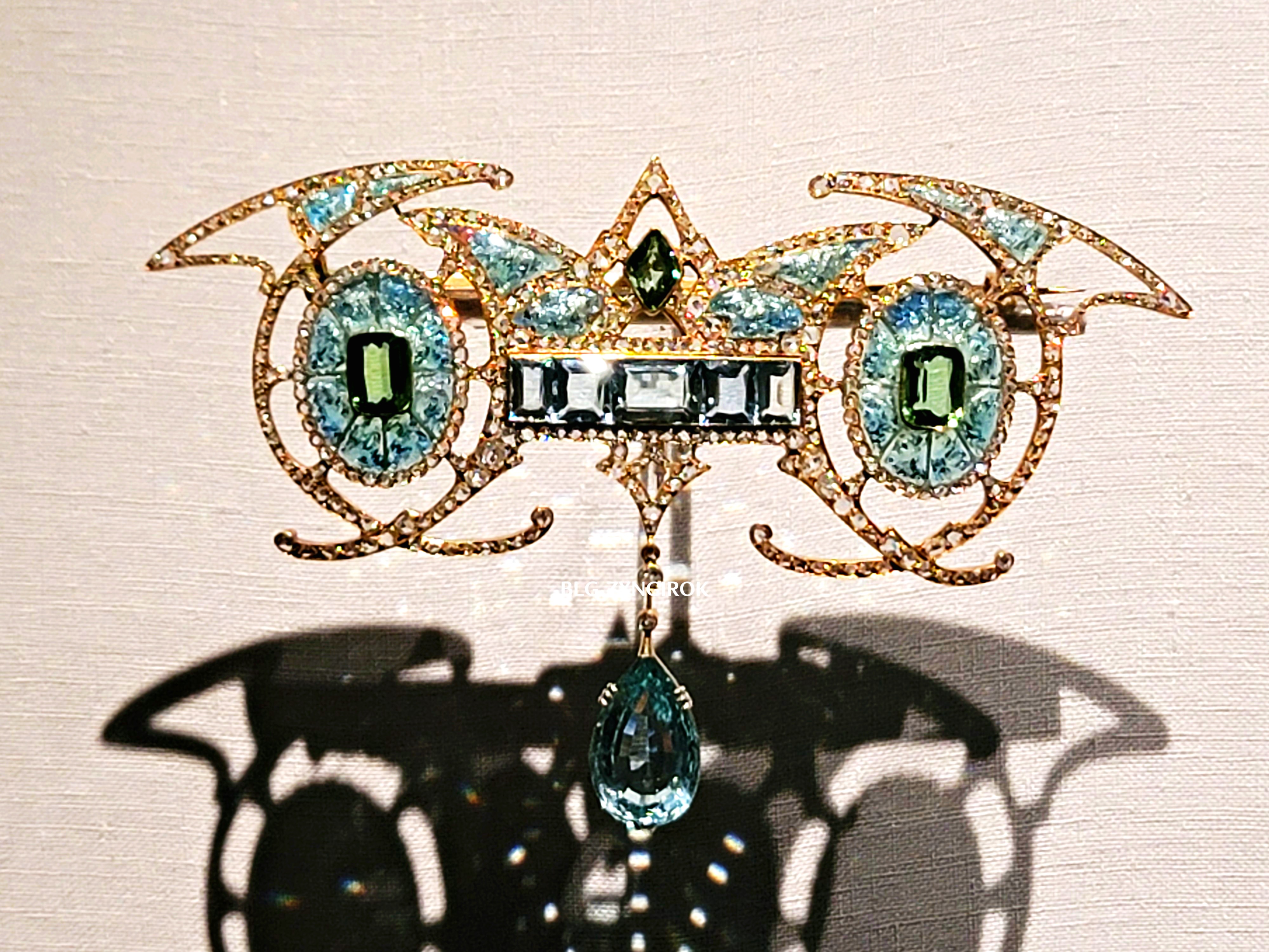 롯데타워 - 롯데뮤지엄 고혹의 보석 매혹의 시간 - 벨 에포크 전시품 모습이다.