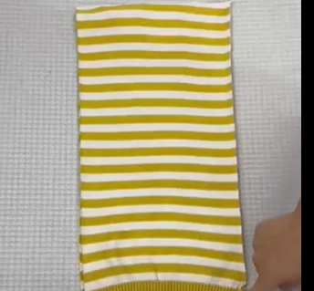 안 입는 스웨터 소매의 기적! 5분 완성 &amp;#39;폼폼이 비니(털모자)&amp;#39; 0원 리폼 비법