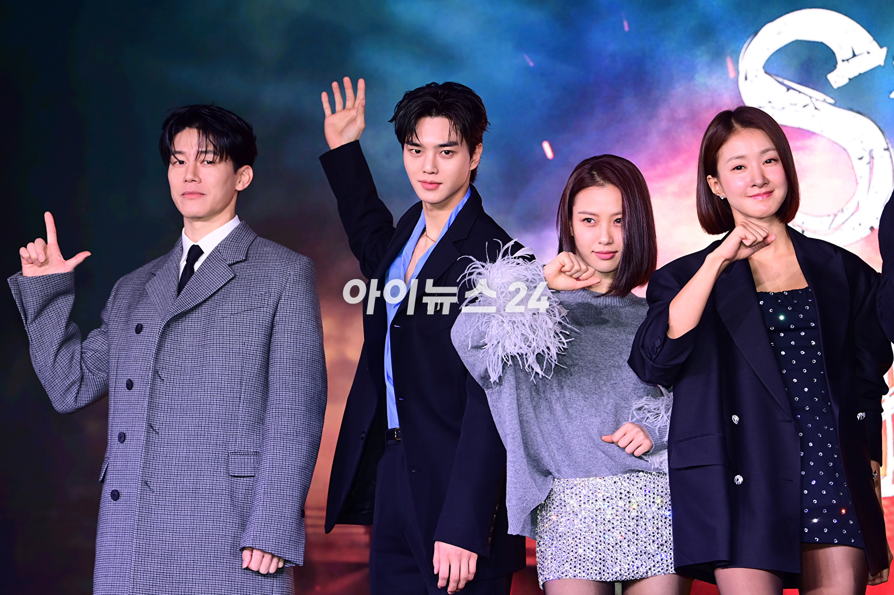 (왼쪽부터)배우 김무열-송강-고민시-이시영이 30일 오전 서울 성동구 성수동 에스팩토리에서 열린 넷플릭스 오리지널 드라마 '스위트홈' 시즌 2 제작발표회에 참석하고 있다. [사진=정소희 기자]