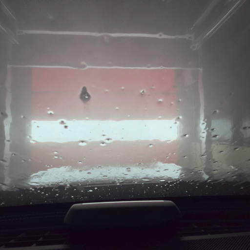 세차 전 차량 설정을 완료한 후 진행하는 실제 자동세차 과정