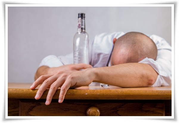 "숙취" 숙취 후 두통, 빠른 숙취 해소법, 두통 없이 즐기는 음주 가이드!