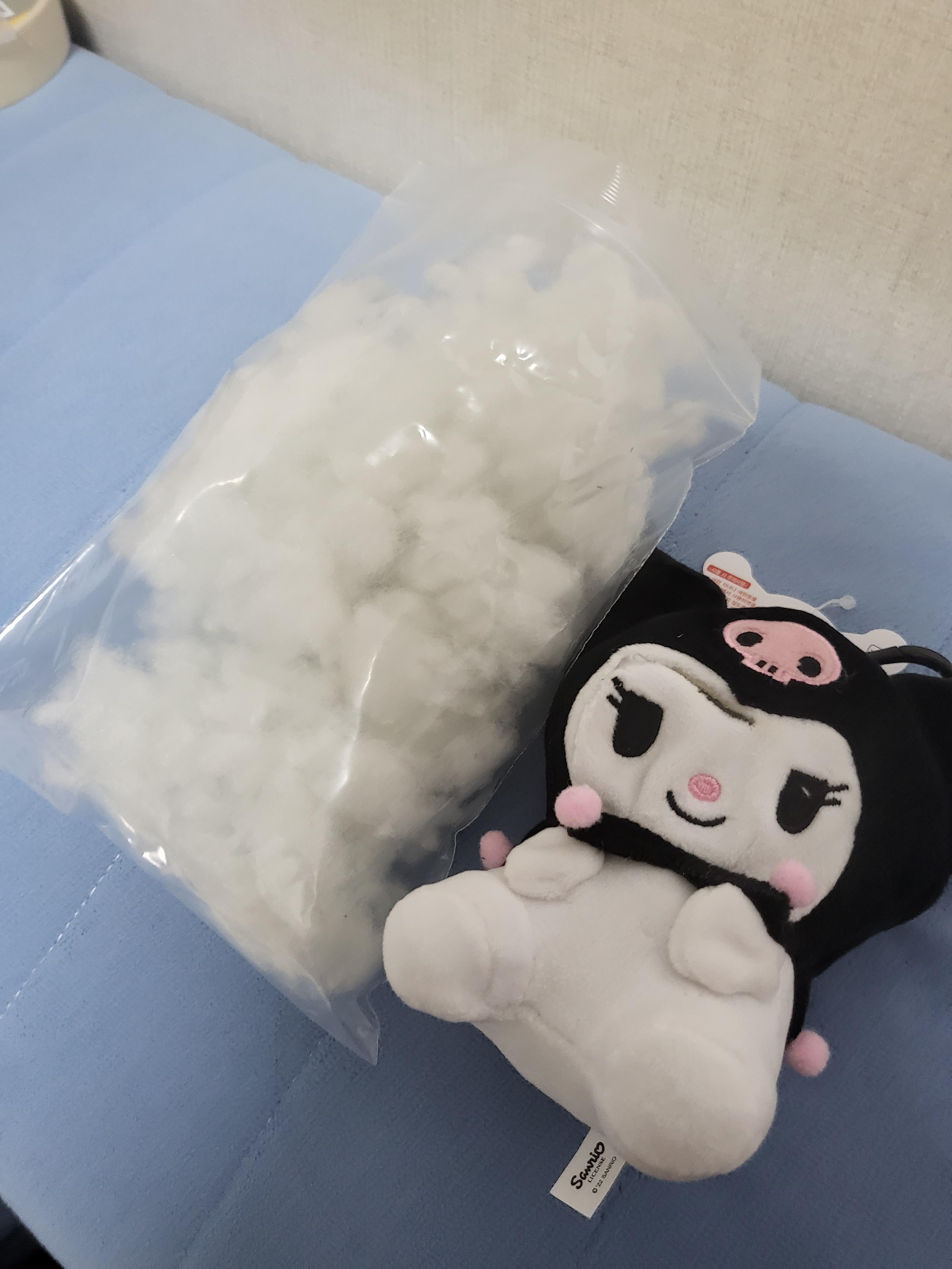 틈이 생겼을 때 솜을 좀 꺼내고 자르는 게 수월하다