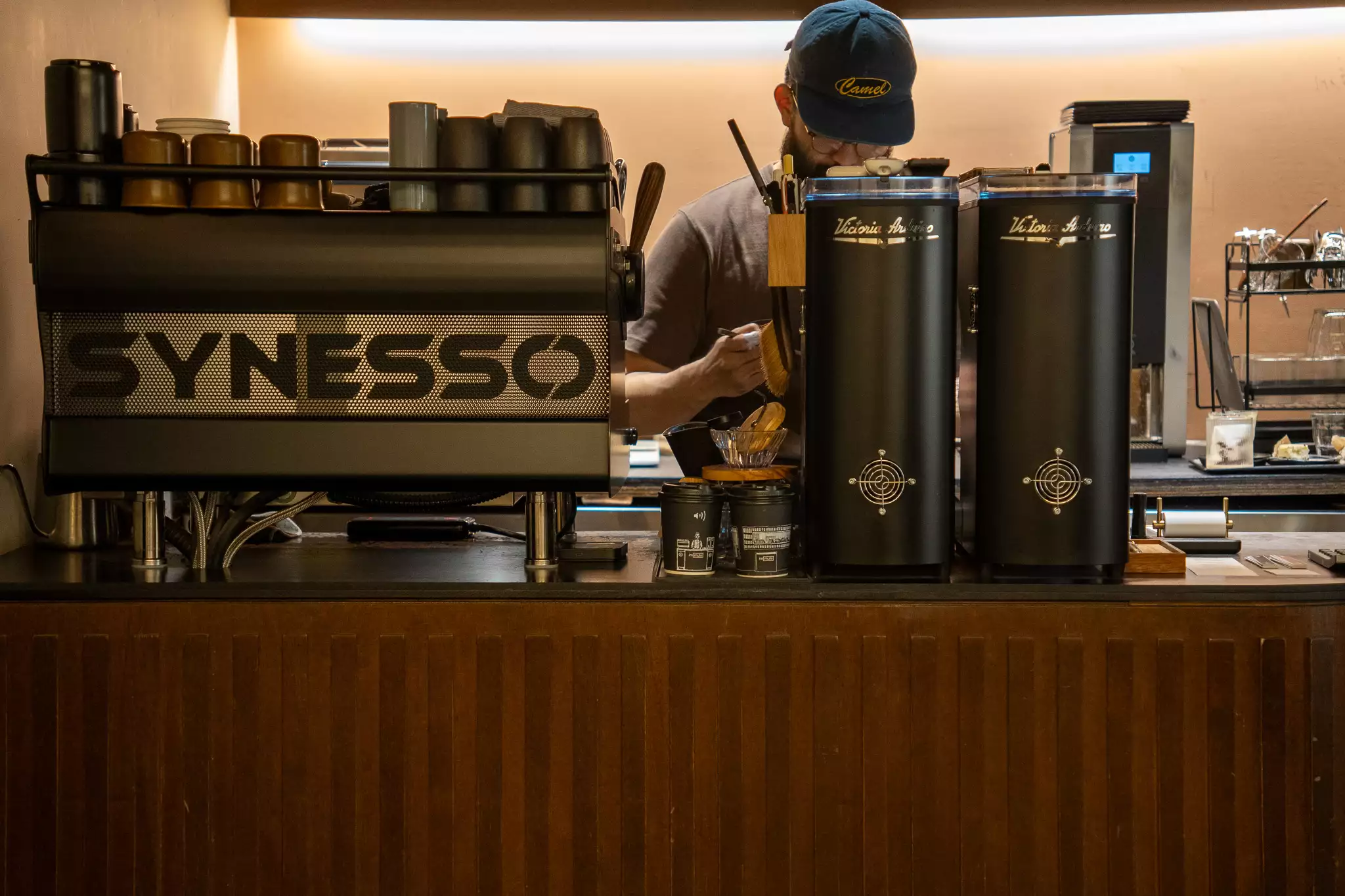 아임뮤트-카페-내부