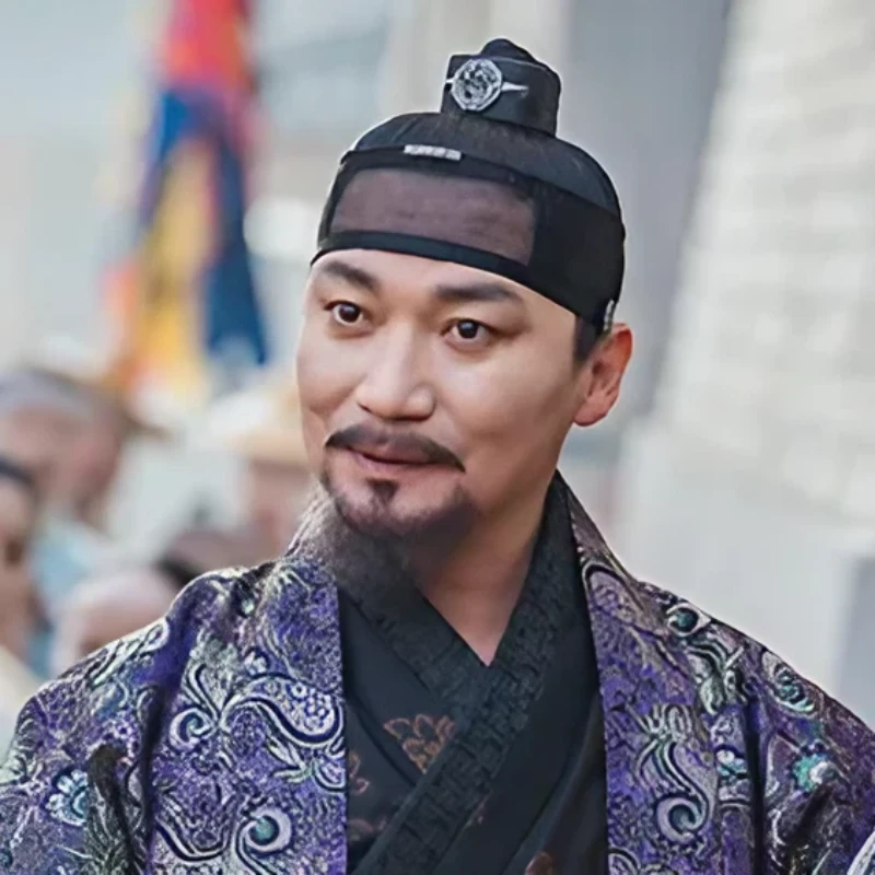 밤에 피는 꽃에서 강필직 역을 연기한 조재윤