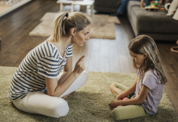 혼나는 경험보다 더 오래 남는 장면들
