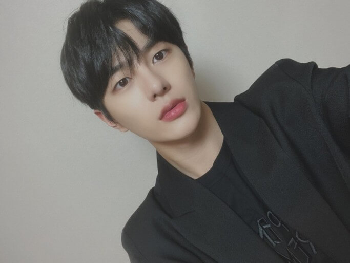 그룹 골든차일드 맴버 최보민