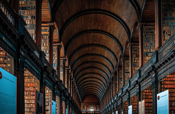 대학교 복도 사진