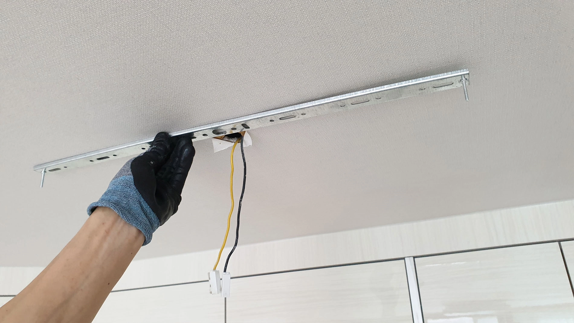 브래킷 설치 위치