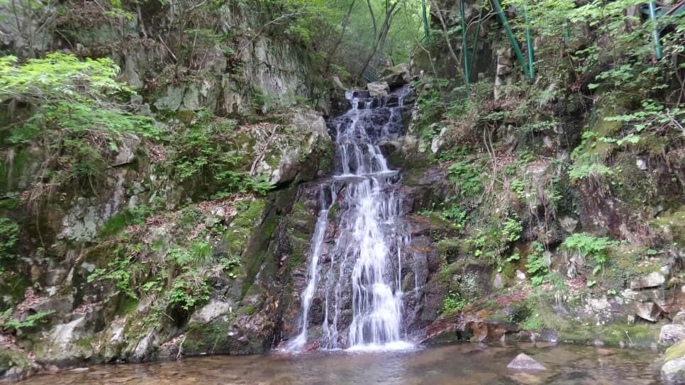 100대 명산 등산하기 마흔다섯번째 완주 대둔산 마천대를 중심으로 뻗어내린 웅장한 산세와 기암괴석이 병풍처럼 펼쳐져 절경이 있는