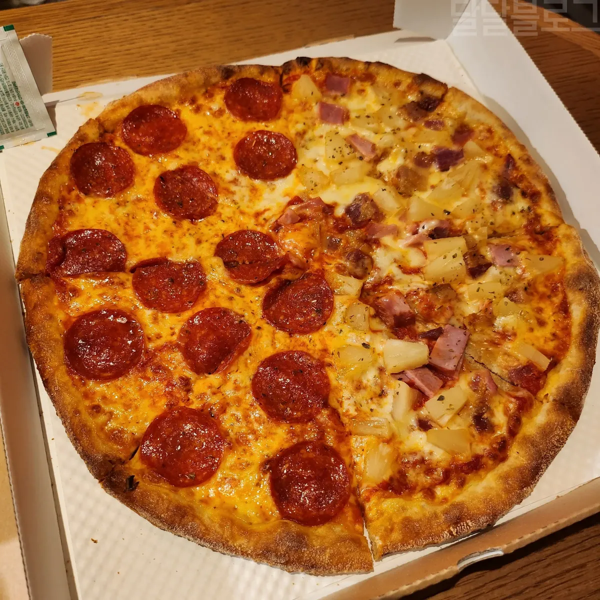 파라다이스시티-폴리스-페페로니-피자