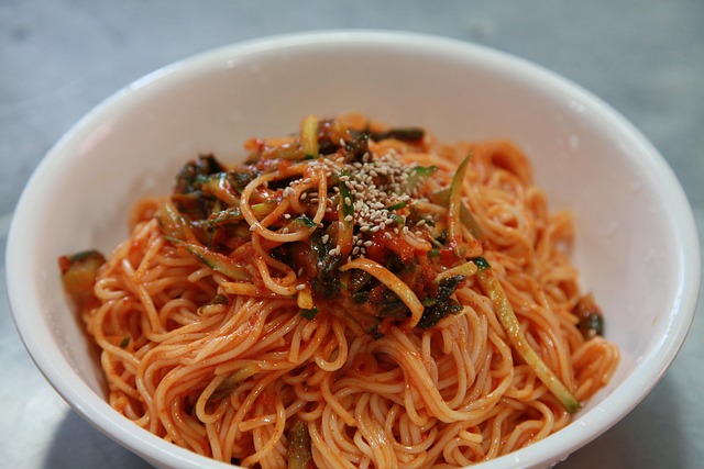 매콤한 비빔국수