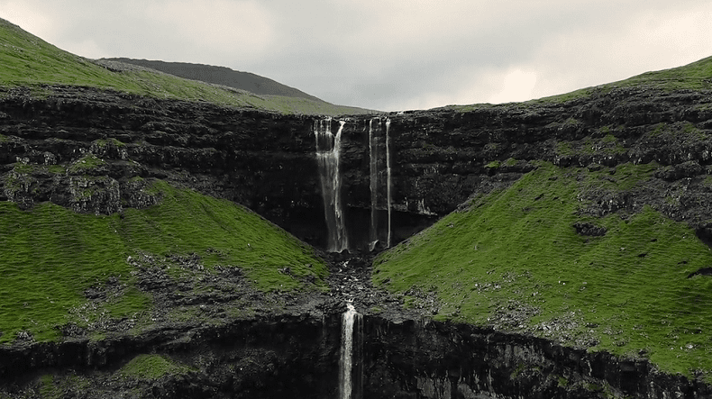 페로제도의 세계 최초의 해저터널 교차로 VIDEO: Faroe Islands: The World’s First Undersea Roundabout: