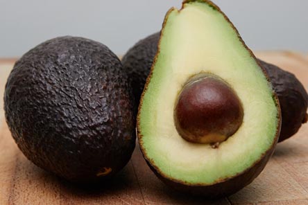 콜레스테롤-낮추는음식-아보카도