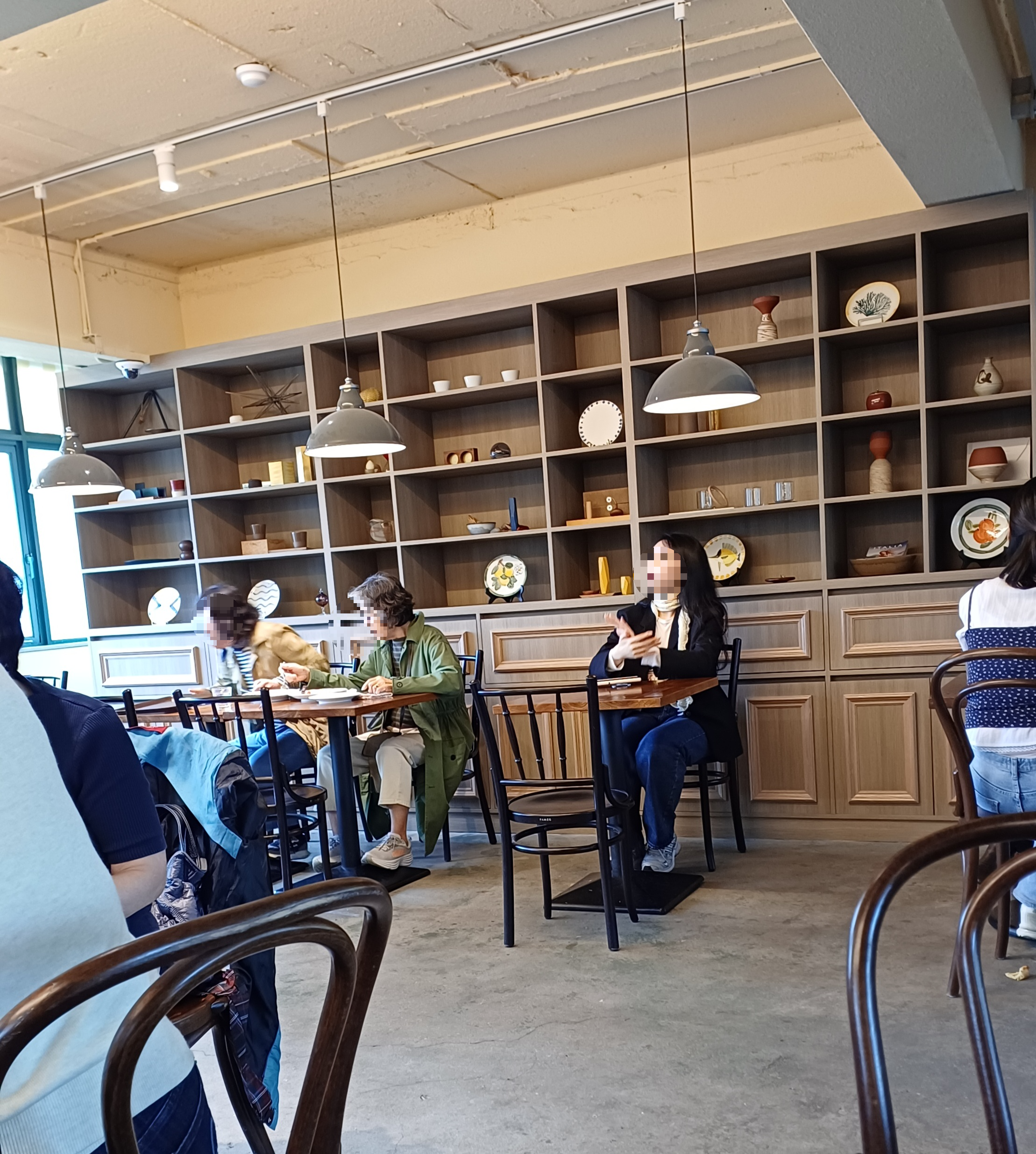 아모르나폴리-안국점-카페-14