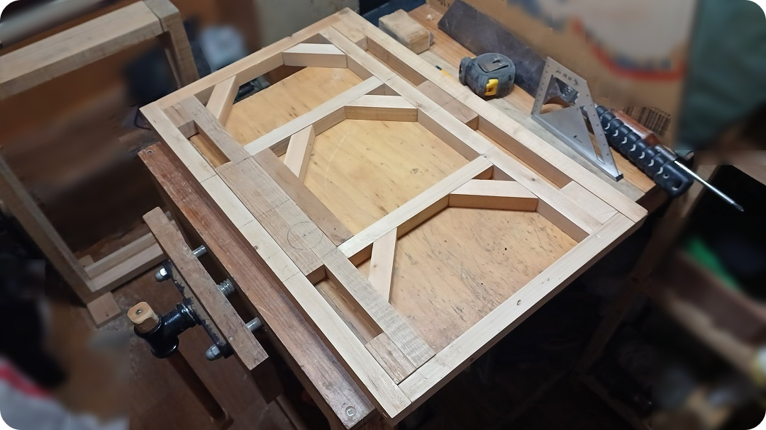 구조가-변경된-문짝-뼈대