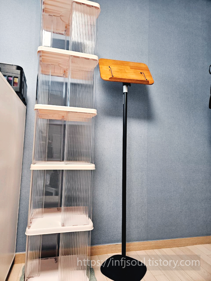 공간은 콤팩트하지만 수납력은 든든합니다.