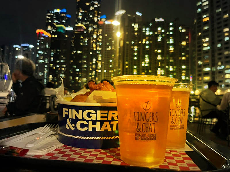 부산 '더베이101'에 있는 '핑거스앤쳇다이닝펍'