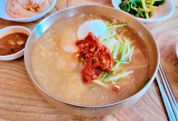 생활의달인 은둔식달 아산 3대 온면 밀면 비빔밀냉면 밀냉면 달인 충남 아산 냉면집 맛집 신정식당 위치 어디