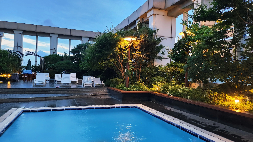 서머셋팰리스 호텔 루프탑 수영장