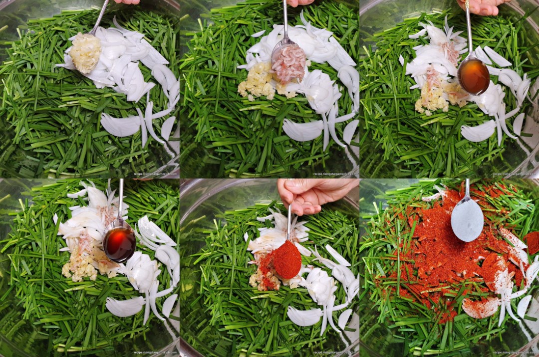 부추 겉절이에 들어가는 갖은 양념 (간마늘 2T, 새우젓 2T, 멸치 액젓 2T, 매실액 2T, 고춧가루 6T, 설탕 1T)을 양푼에 넣어주는 사진