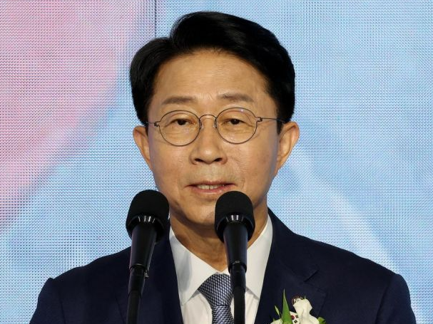조정식 국회의장은 민주당 소속인가요?