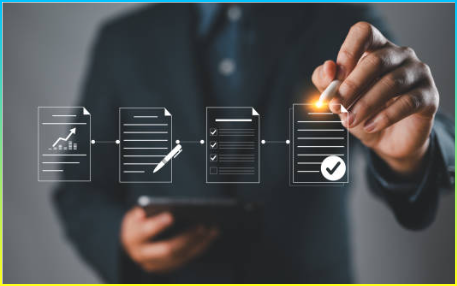 품질 보증 및 문서 관리 워크플로우 프로세스. 사업가는 디지털 워크플로우를 통해 문서 생성부터 품질 보증 및 최종 승인까지의 프로세스. QC, QA, ISO