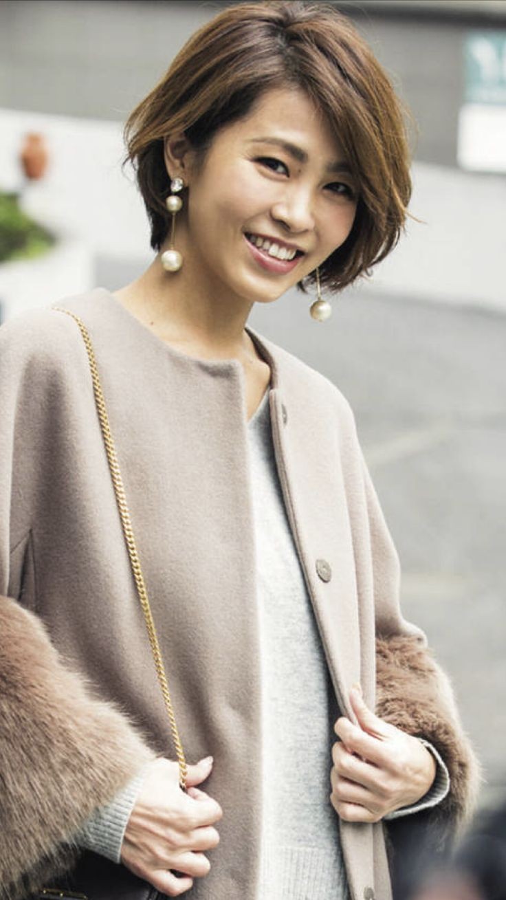 짧은 단발 머리