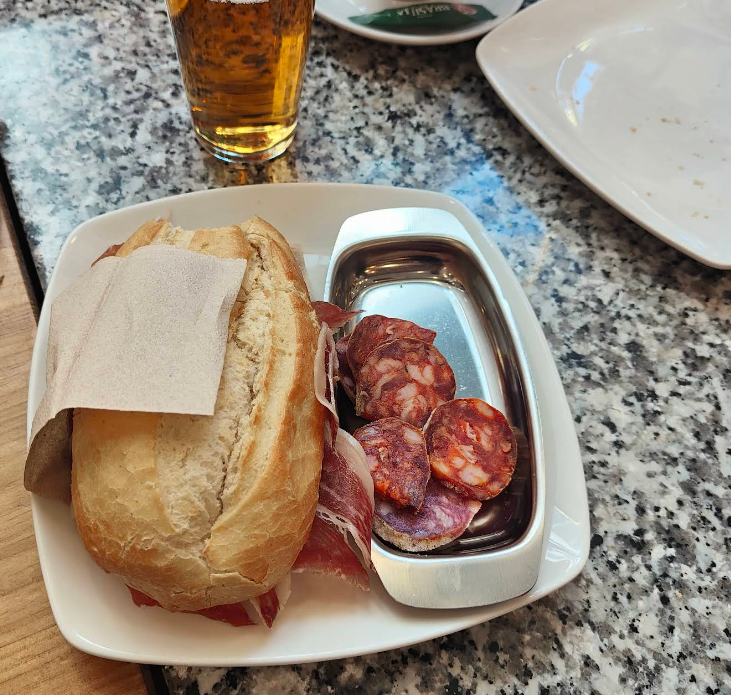 Museo del Jamón 하몽 샌드위치