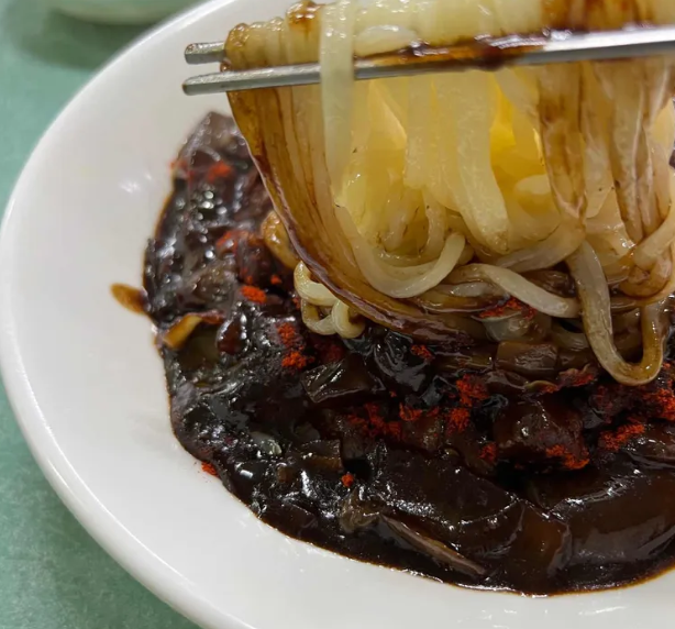 옛날손짜장 인천 맛집 : 추억의 맛을 찾아 떠나는 미식 여행