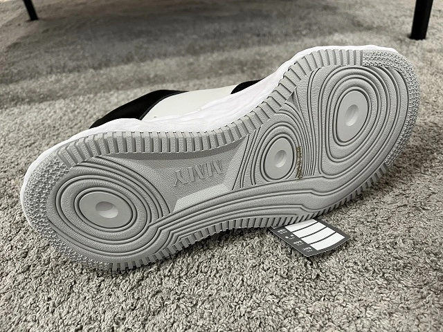 메종 미하라 야스히로 웨인 검흰 아래