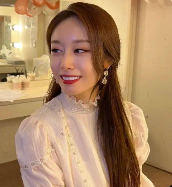 티아라-지연-사진