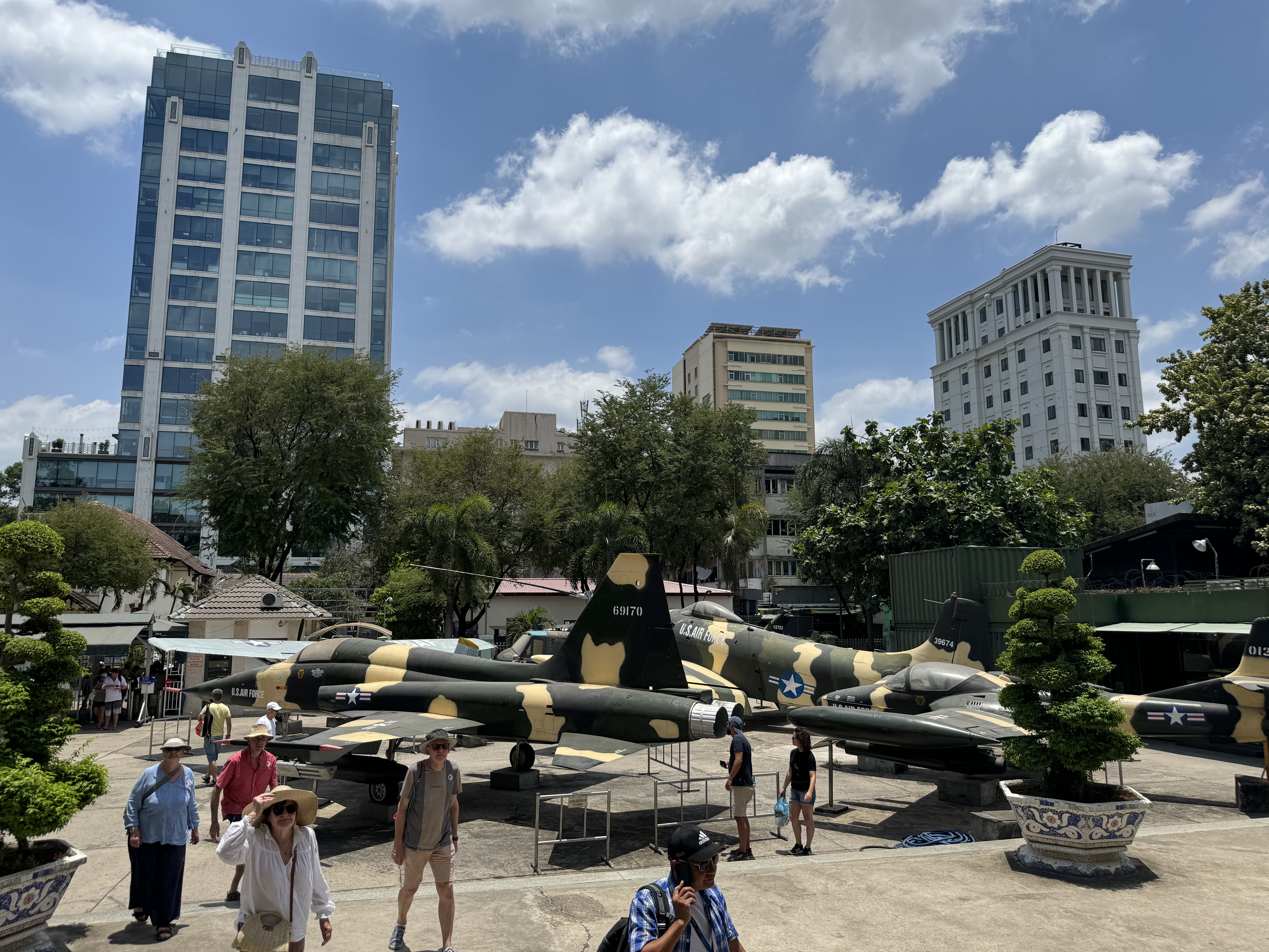 월남전에 투입된 실제 전투기들