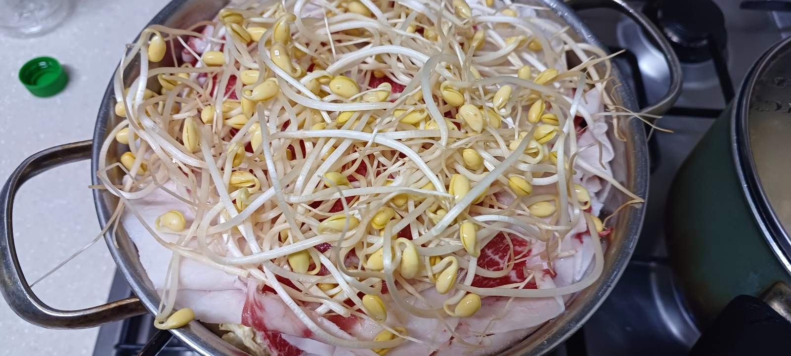 마지막으로 콩나물 얹기