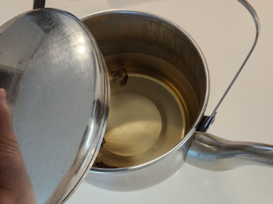 맥문동차_끓인_주전자