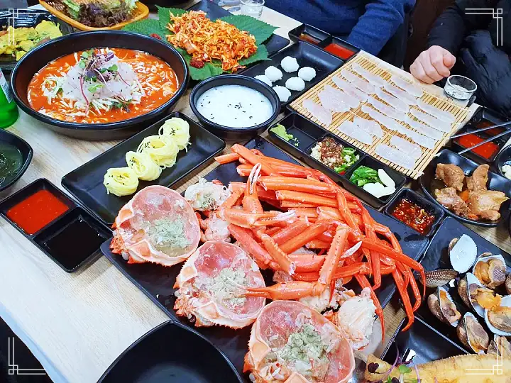 진심 가득 건강 담은 맛 강릉 경포대 강문해변 맛집 추천 생방송투데이 홍게 붉은 대게 속초 주문진 선주 직판 공수 물회 횟집 오늘방송 고수뎐