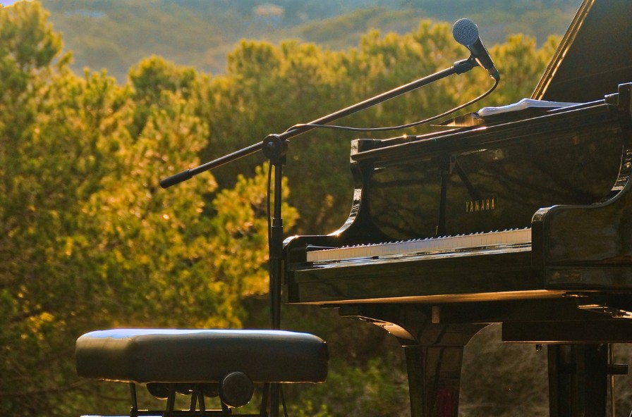 자연과 그랜드피아노