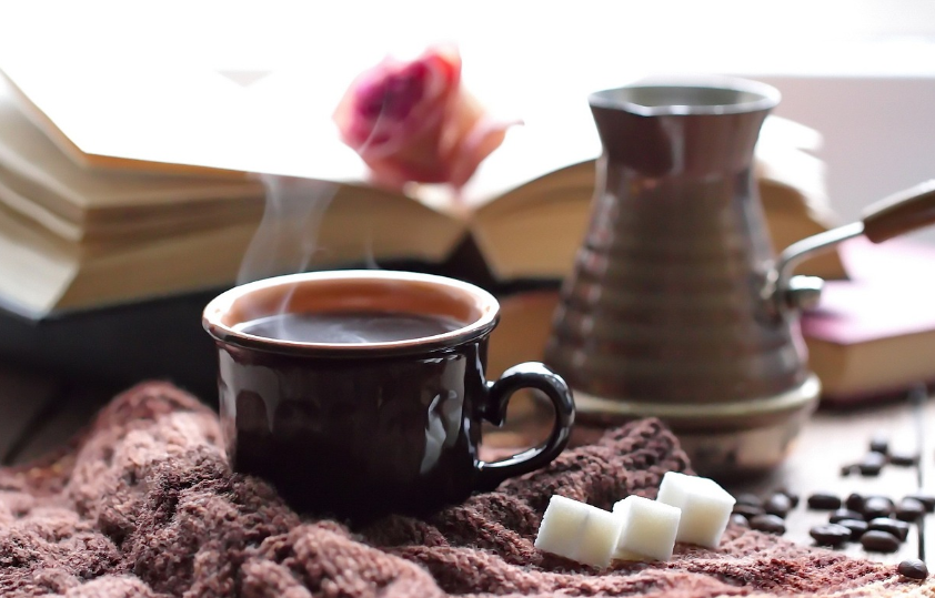 커피와 디저트의 환상적인 조합