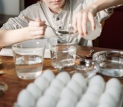 베이킹 소다 소파 냄새 줄이기