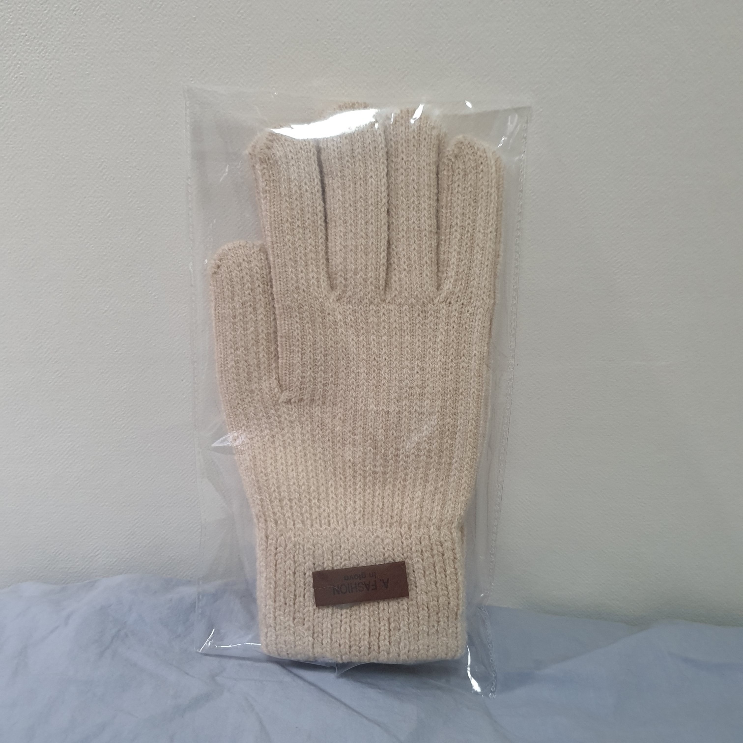 베이지색 장갑