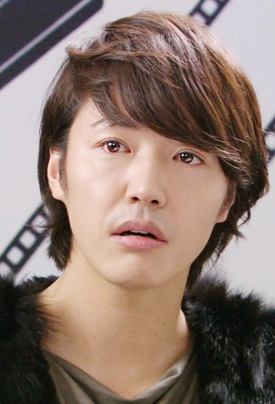 오스카역의 윤상현